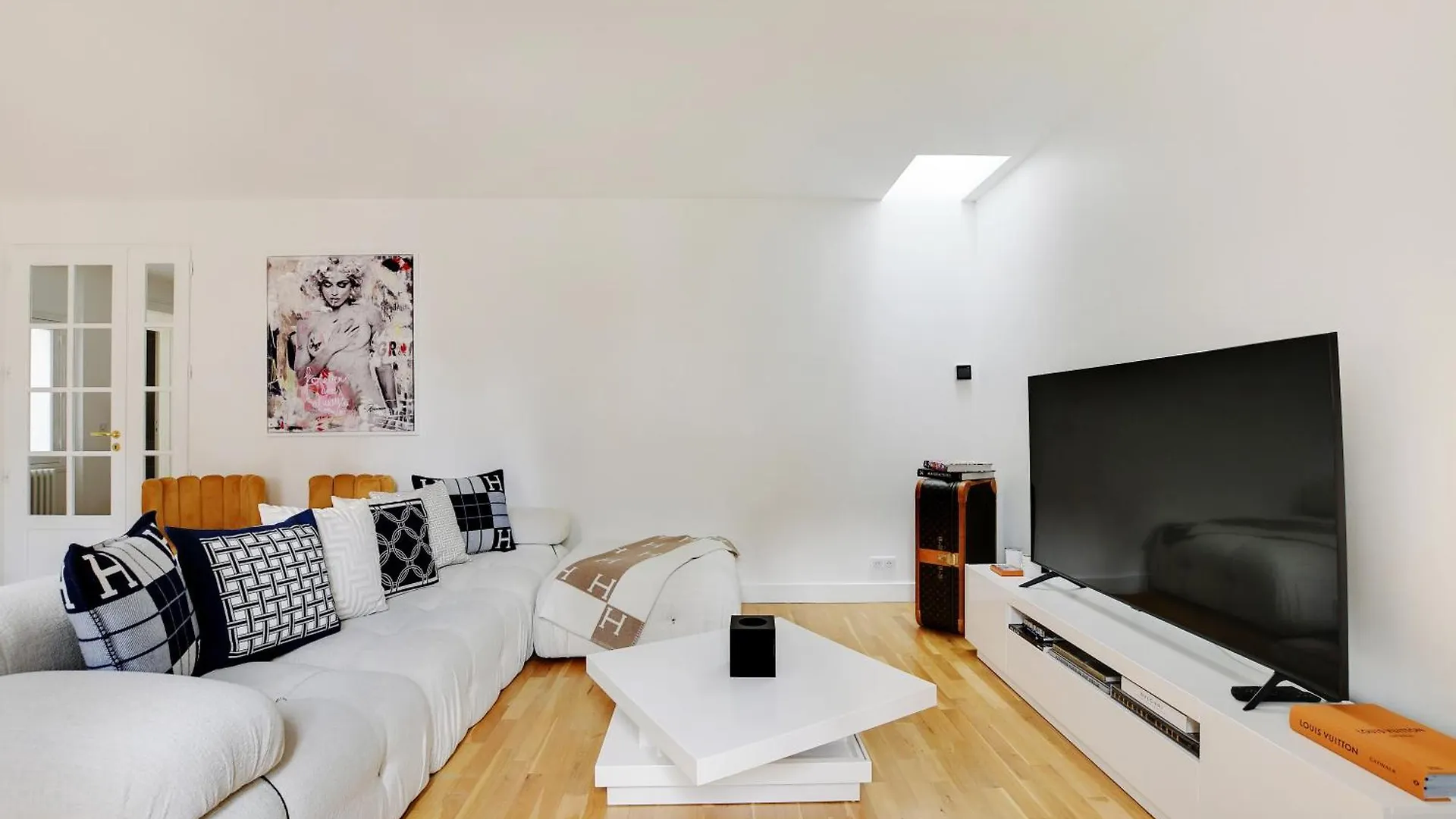 Royal Monceau - Hoche Apartment Paris France